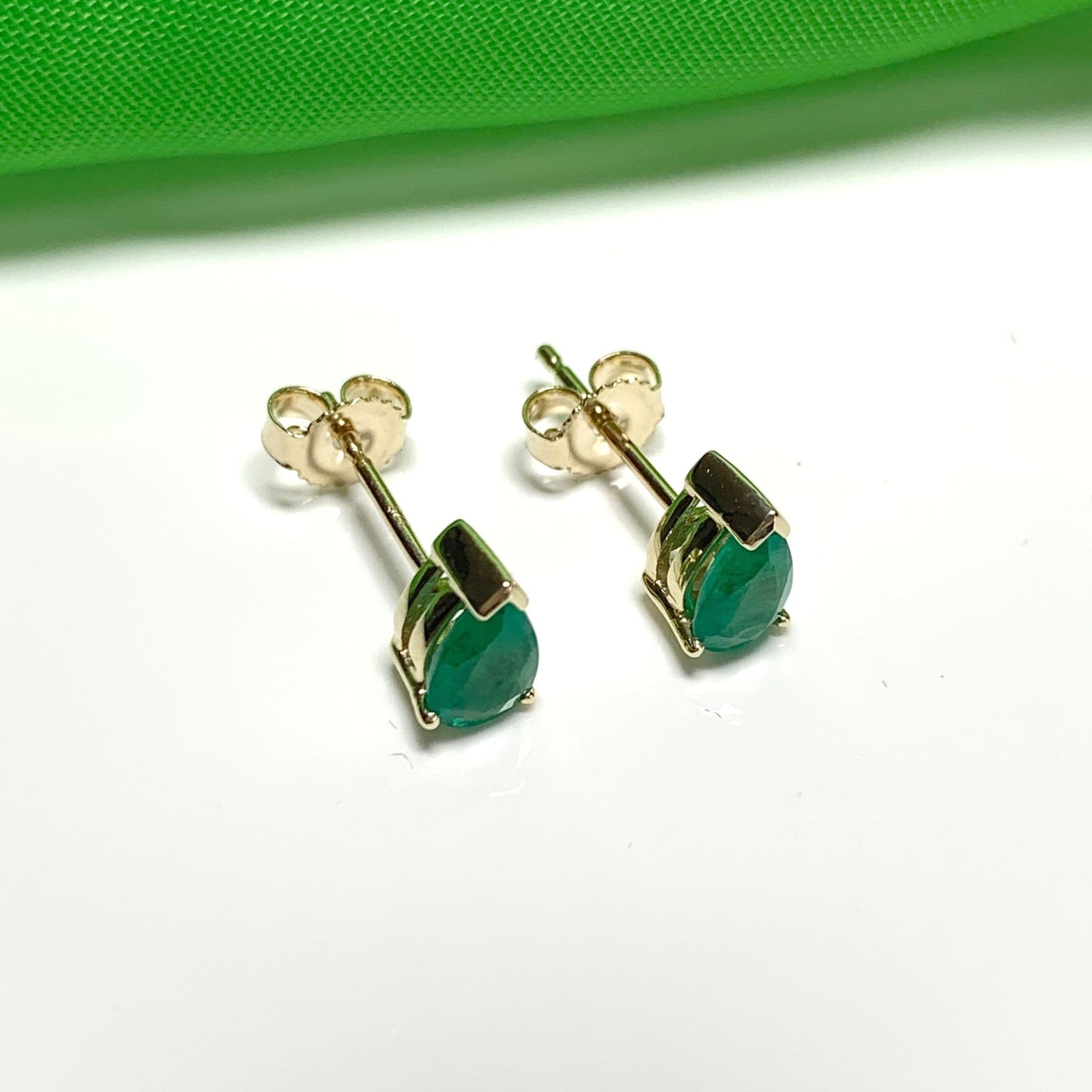 Green Emerald Teardrop Yellow Gold Earrings