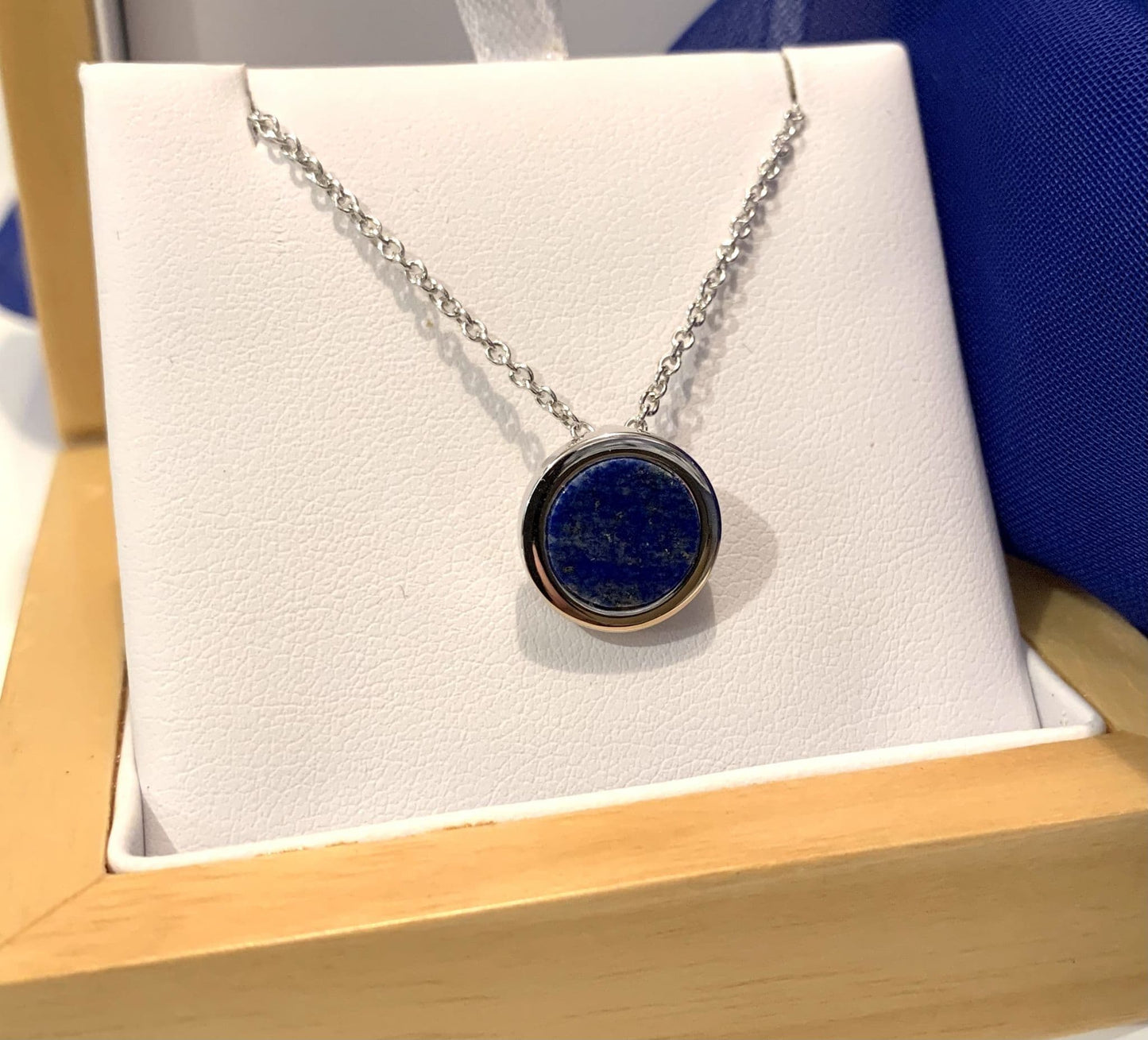 Lapis lazuli blue round sterling silver necklace circle