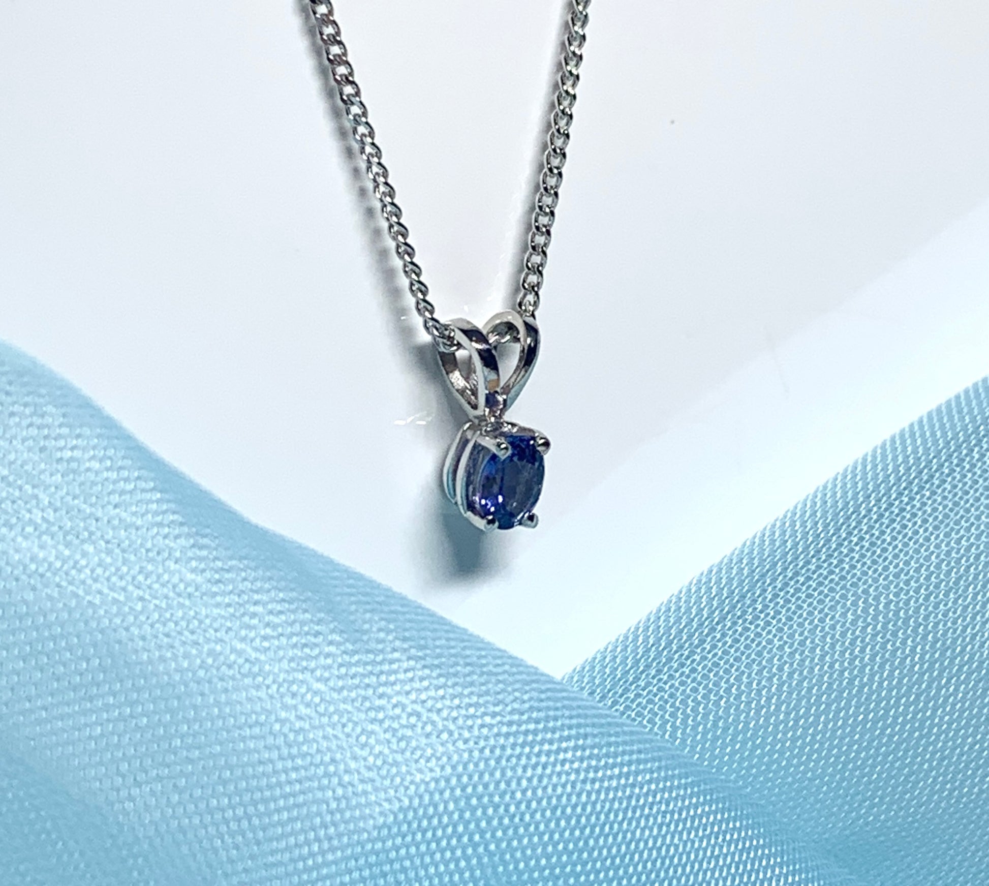 Oval Tanzanite White Gold Necklace