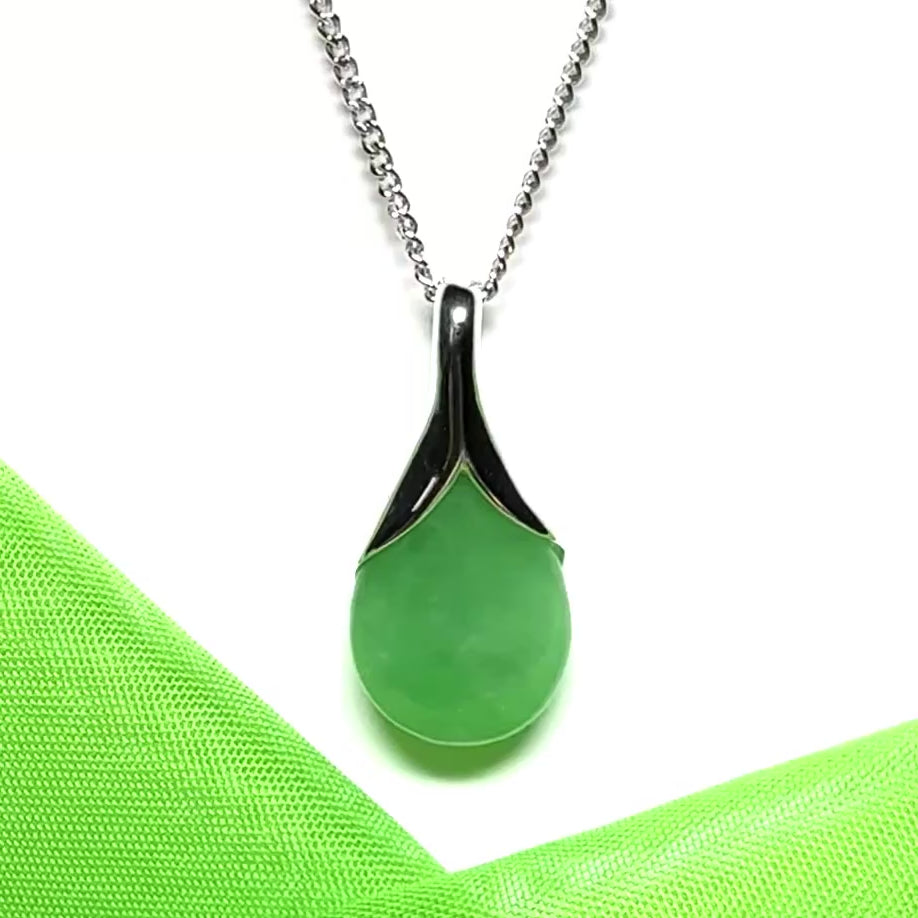 Real green jade tear drop dotted sterling silver pear shaped pendant including solid chain