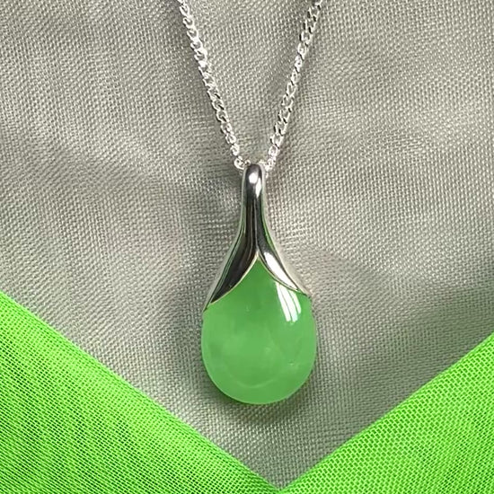 Green Jade Tear Drop Silver Pear Shaped Necklace Pendant