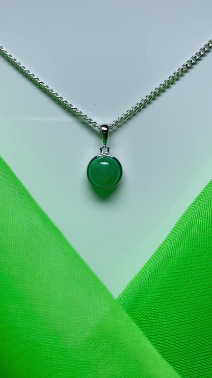 Round green jade white gold necklace