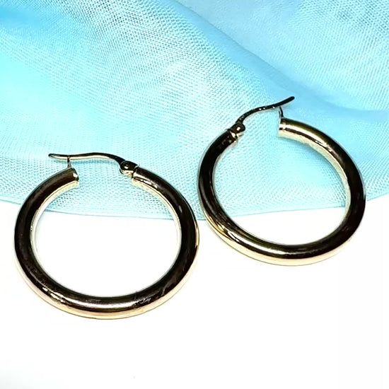 Yellow gold plain polished round hoop earrings