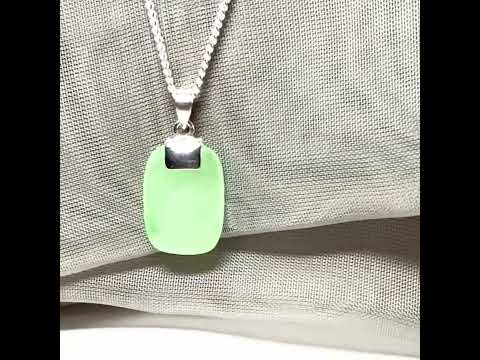 Real green jade pendant necklace cushion shaped silver, stunning gorgeous