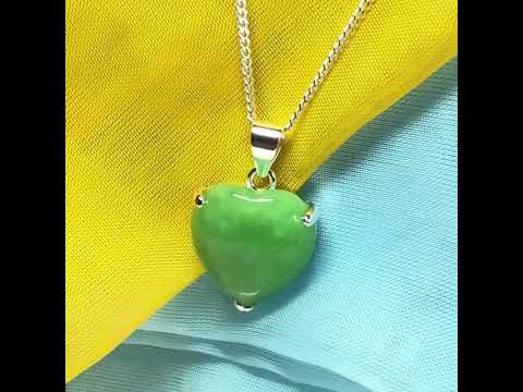 A gorgeous real green jade necklace heart shaped sterling silver, exquisitely designed pendant with chain