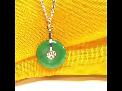 Real green round jade necklace sterling silver pendant, simply stunning