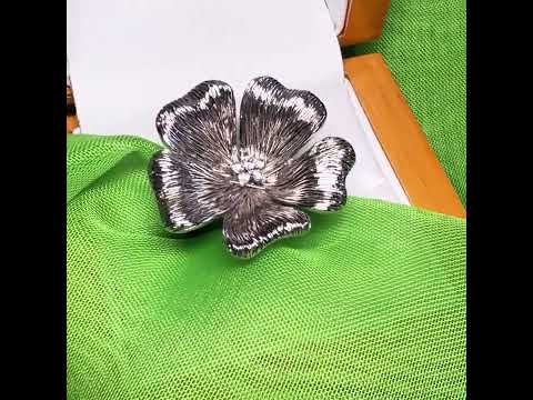 Large cocktail ladies sterling silver cluster daisy petal flower ring fancy round shaped