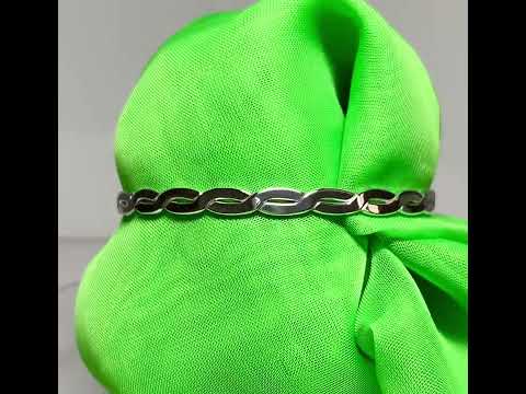 Video of a Bangle sterling silver solid twisted round