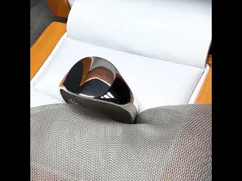 Silver men’s rounded square cushion shaped signet ring