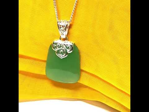 Stunning real green jade necklace