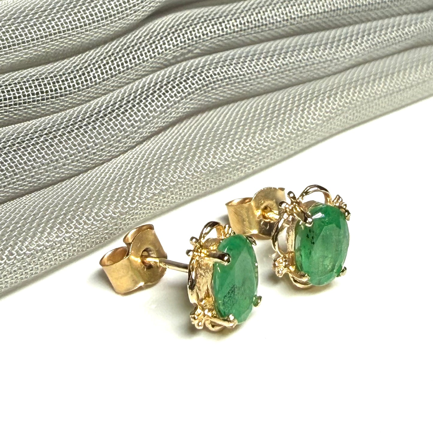 Green emerald yellow gold oval stud earrings