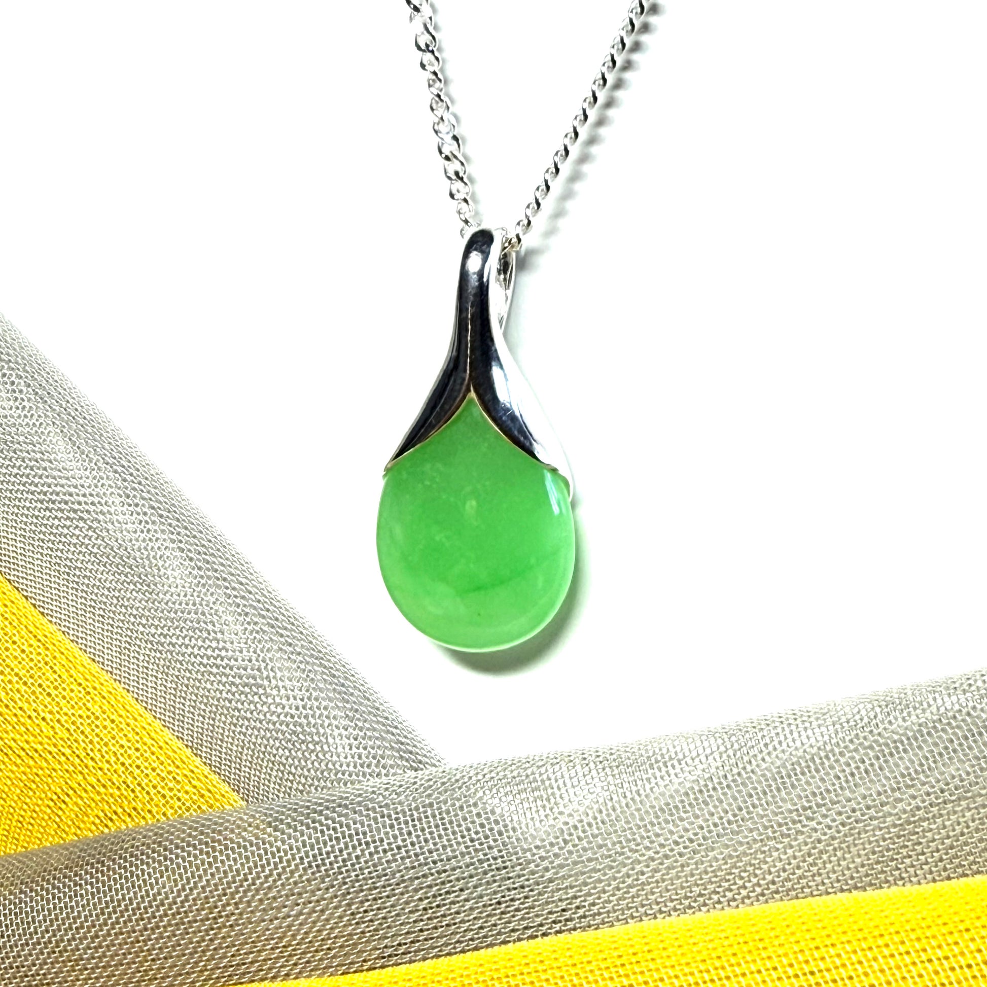real green jade necklace pendant