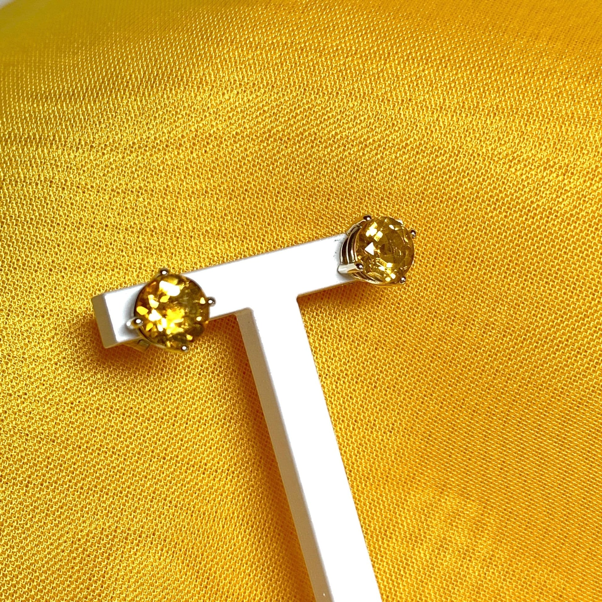 Round dark citrine yellow gold earrings