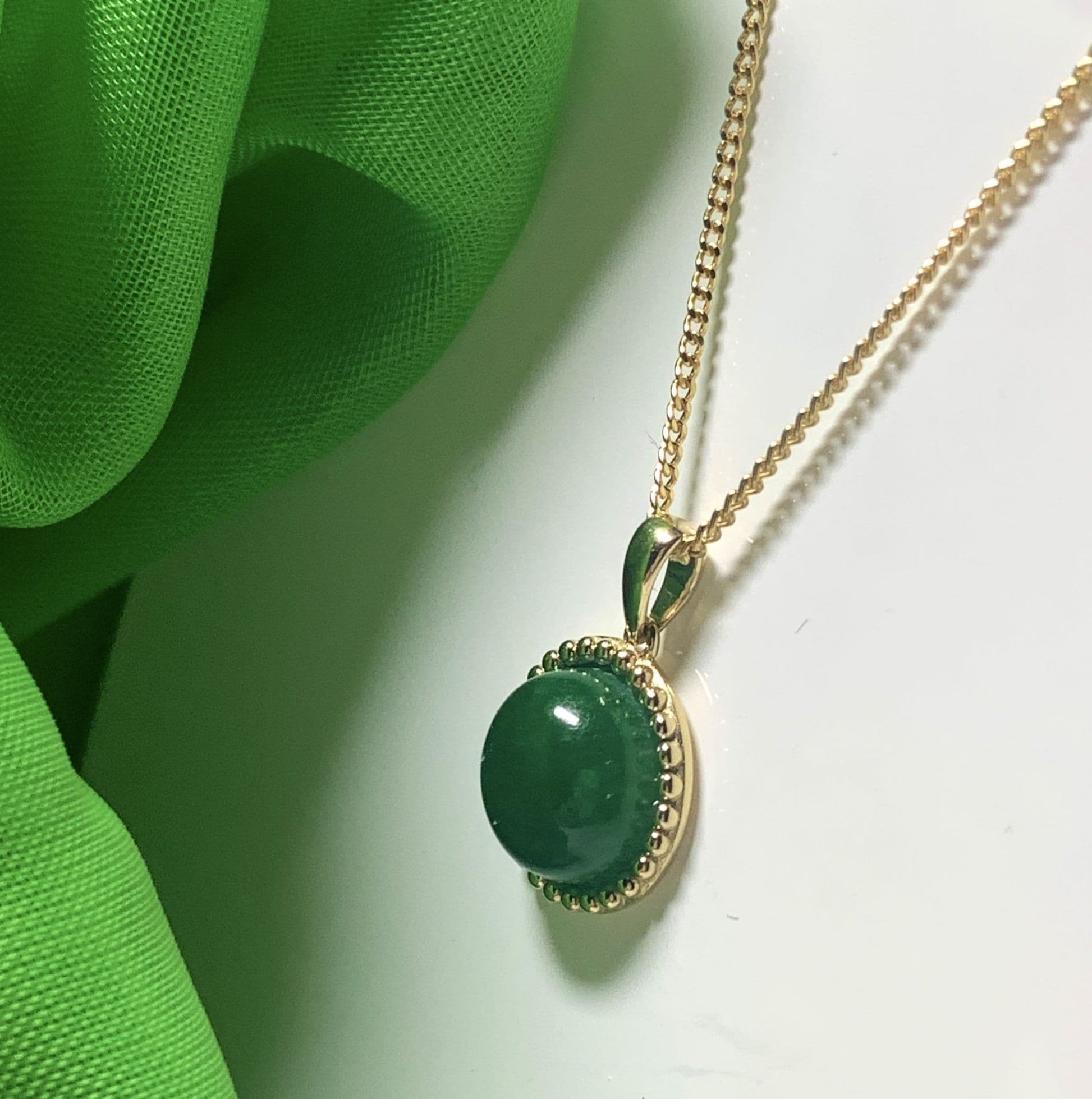 Round Green Jade Patterned Bobbled Necklace Yellow Gold Pendant