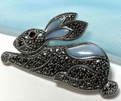 Rabbit brooch silver