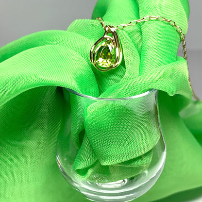 Pear peridot yellow gold fancy necklace