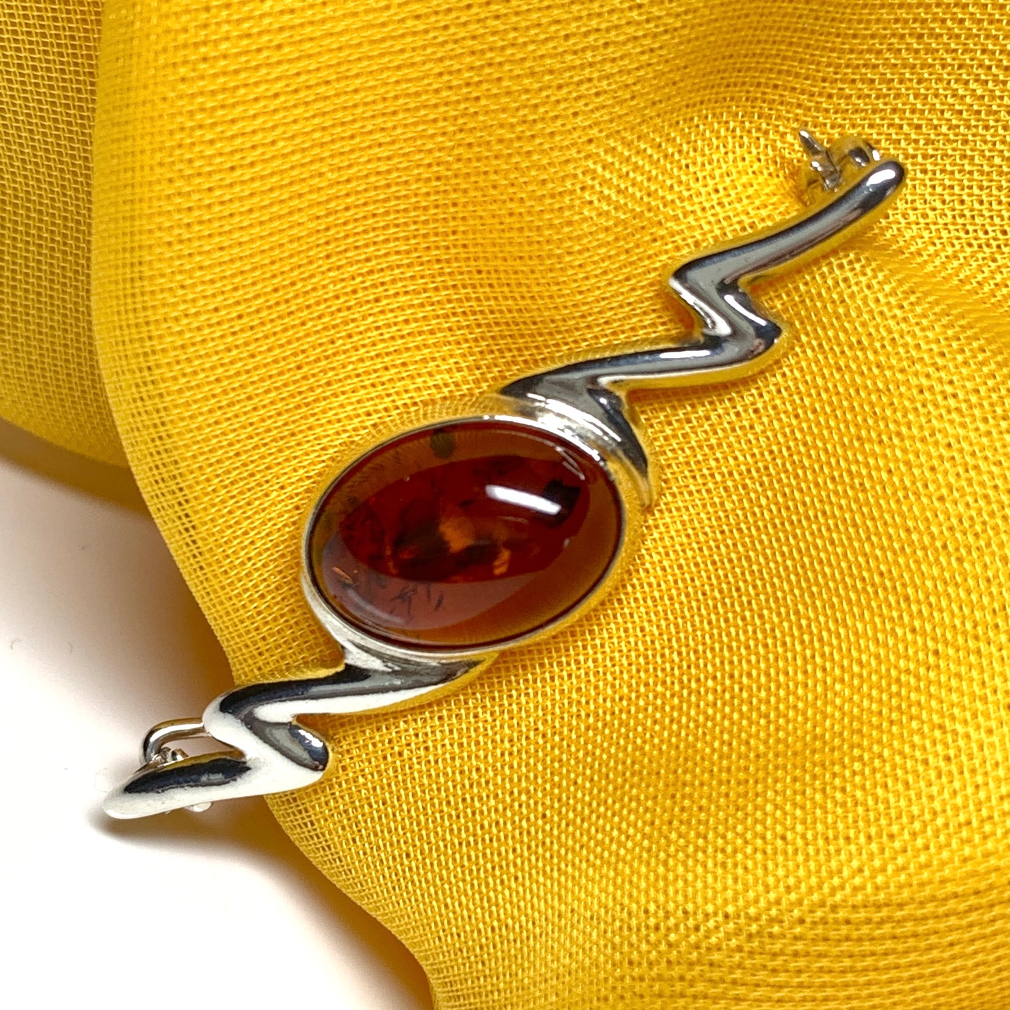 Sterling silver zig zag oval real amber bar brooch