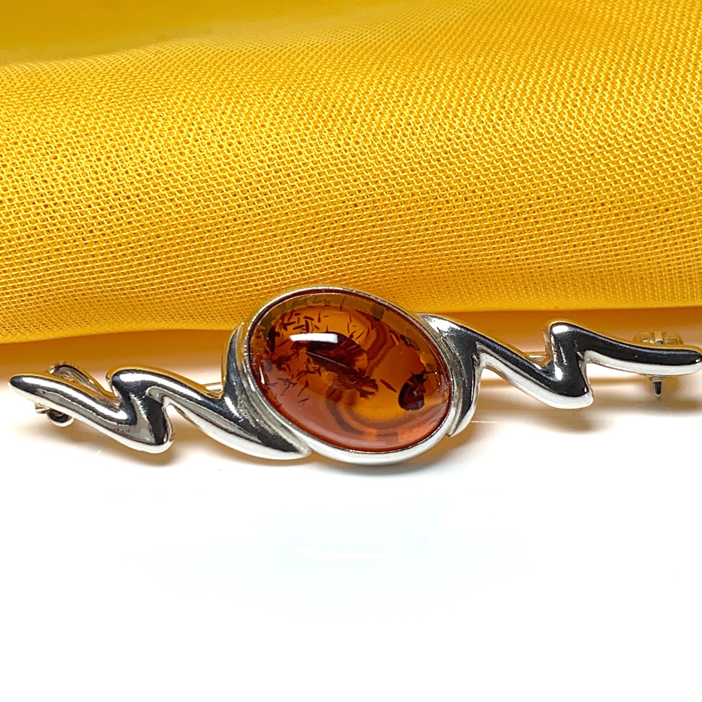 Sterling silver zig zag oval real amber bar brooch