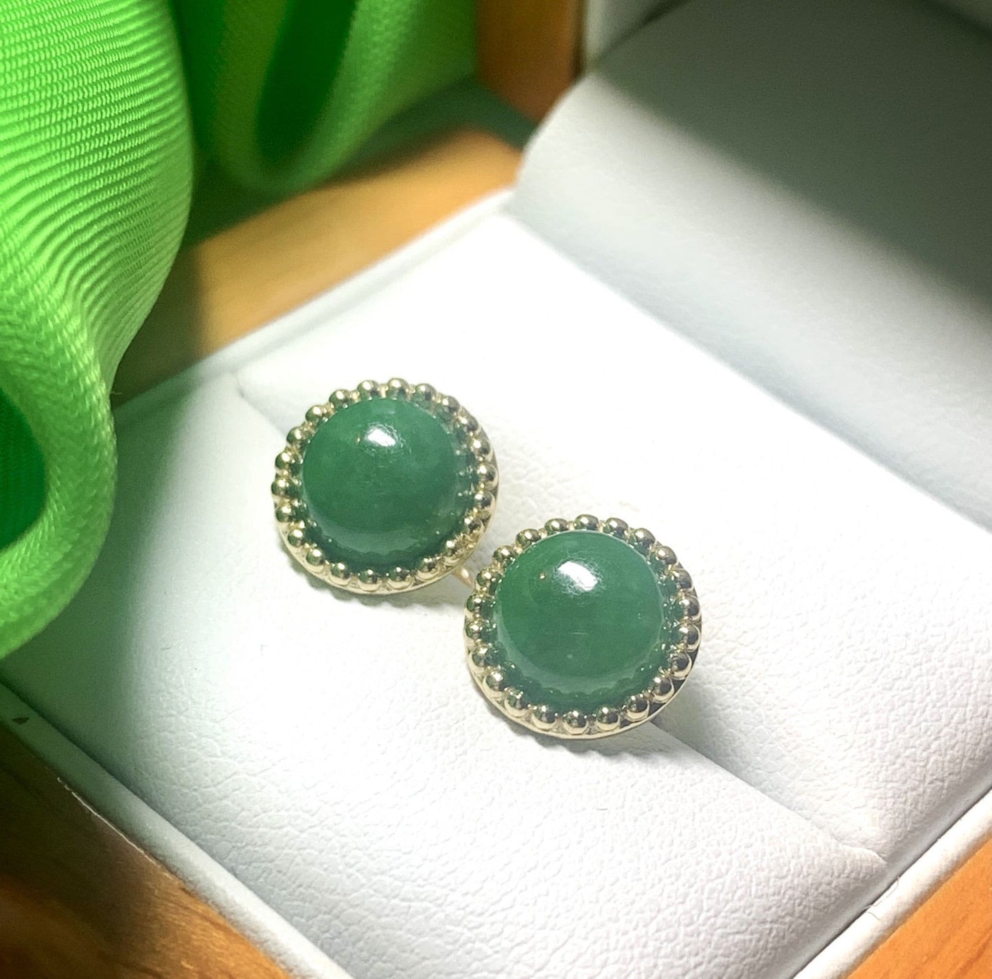 Patterned Green Jade Round Yellow Gold Stud Earrings