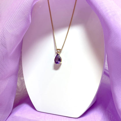 Pear shaped purple amethyst yellow gold necklace