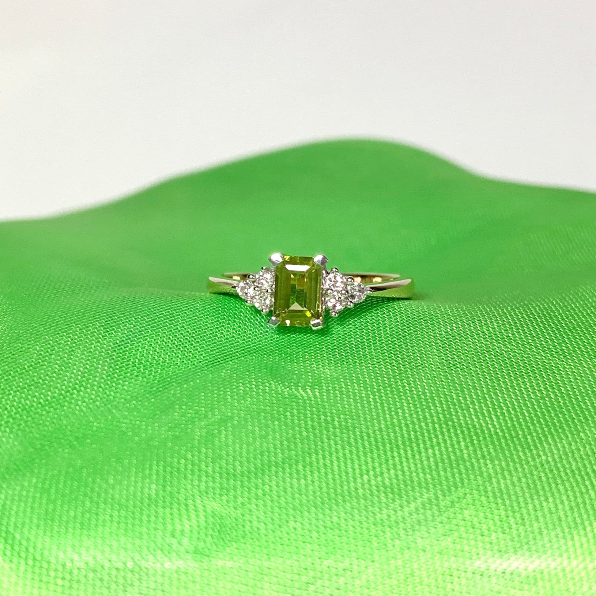 Peridot and diamond cocktail ring gold