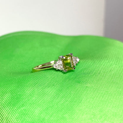 Yellow gold peridot and diamond cocktail ring