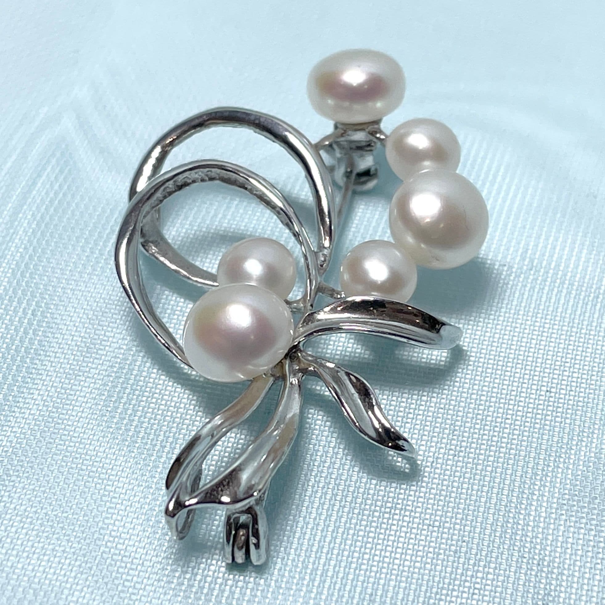 Pearl Brooch store